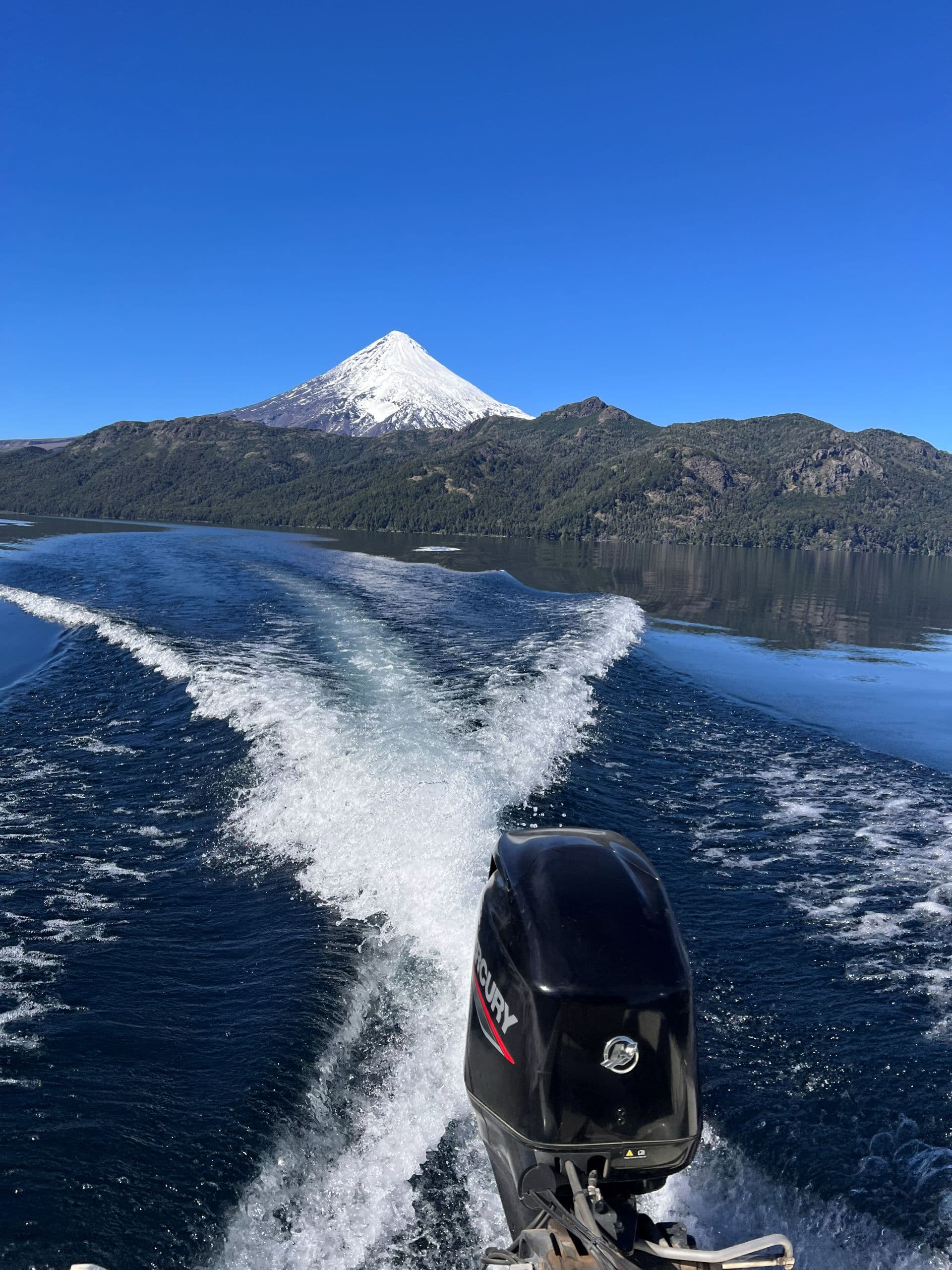 Salida embarcada en lago